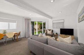 Seaside Studio with Fully equipped kitchen and laundry, Mt Maunganui